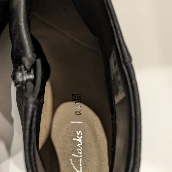 Black Clarks Ankle Kitten Heel Zip Booties - Picture 4 of 5